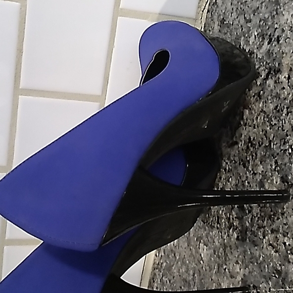 Anne Michelle Blue/Black Platform Spiked Heels. Size 8.5 - Picture 5 of 10